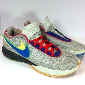 Nike Men's Size 11 Basketball, LeBron XX/ 20 James Pink Diamond Collection EUC